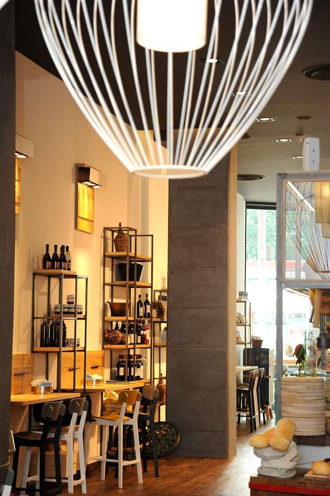 里瓦罗洛酒店 餐厅 照片